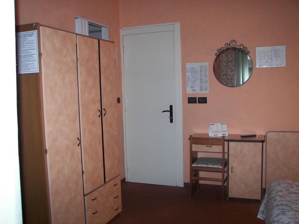 Albergo Sangrila Lanzo Torinese Δωμάτιο φωτογραφία