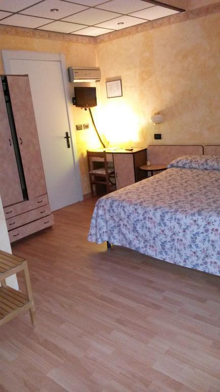 Albergo Sangrila Lanzo Torinese Εξωτερικό φωτογραφία