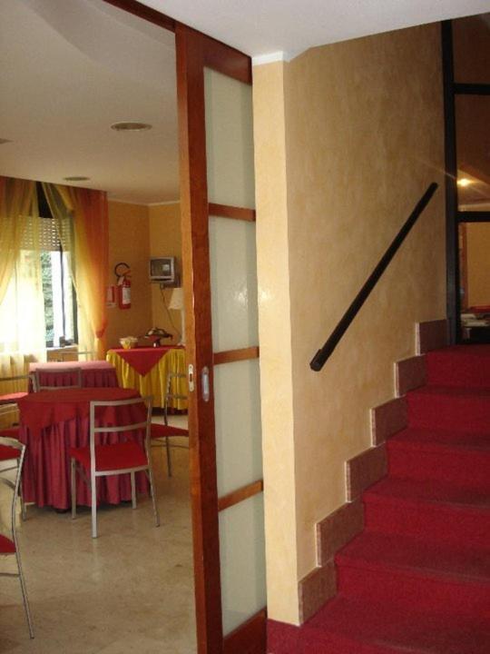 Albergo Sangrila Lanzo Torinese Εξωτερικό φωτογραφία