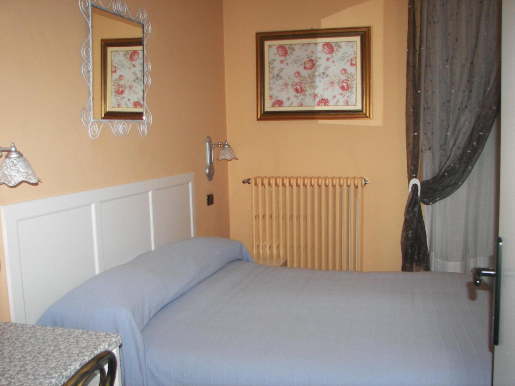 Albergo Sangrila Lanzo Torinese Εξωτερικό φωτογραφία