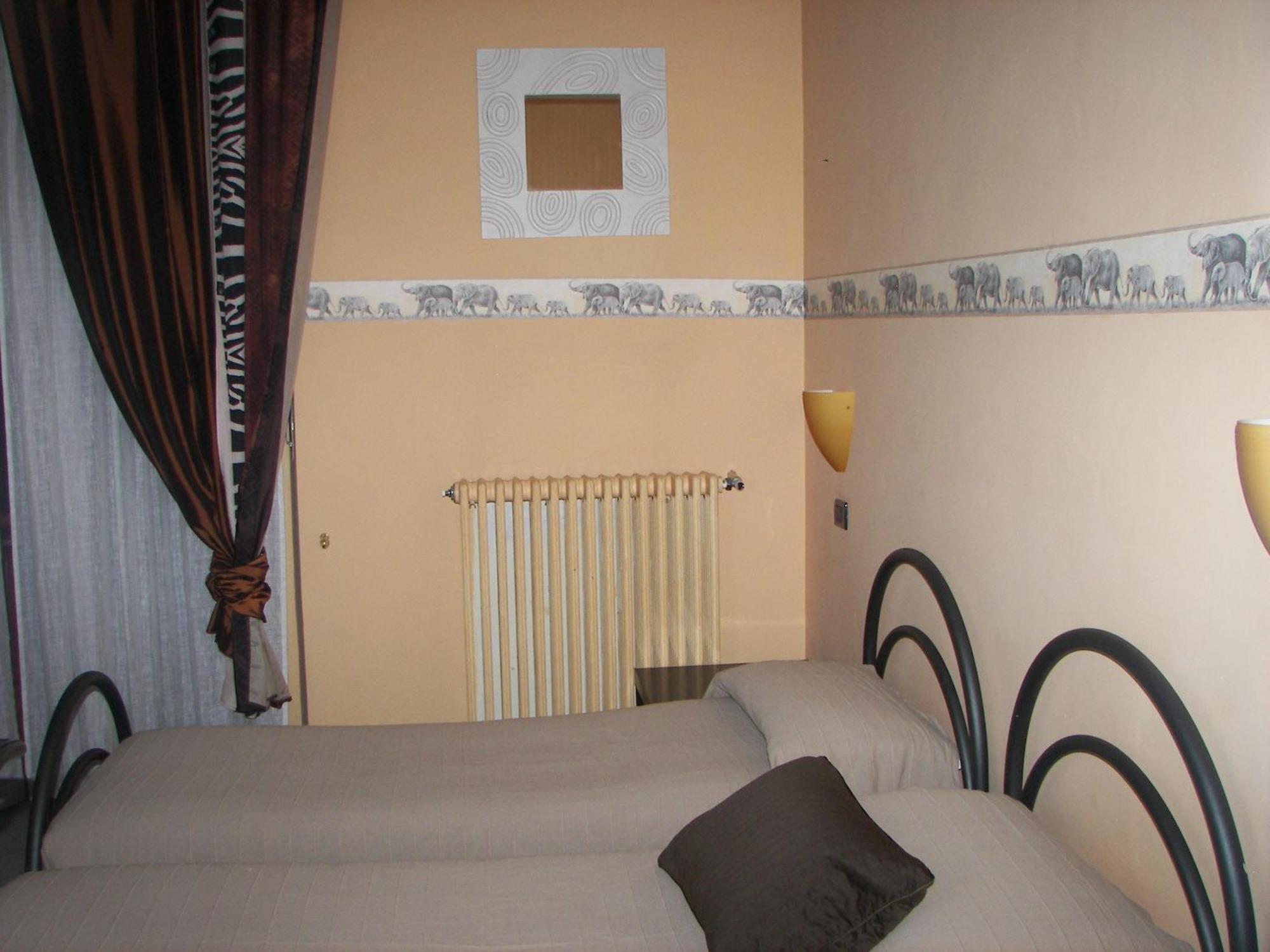 Albergo Sangrila Lanzo Torinese Εξωτερικό φωτογραφία
