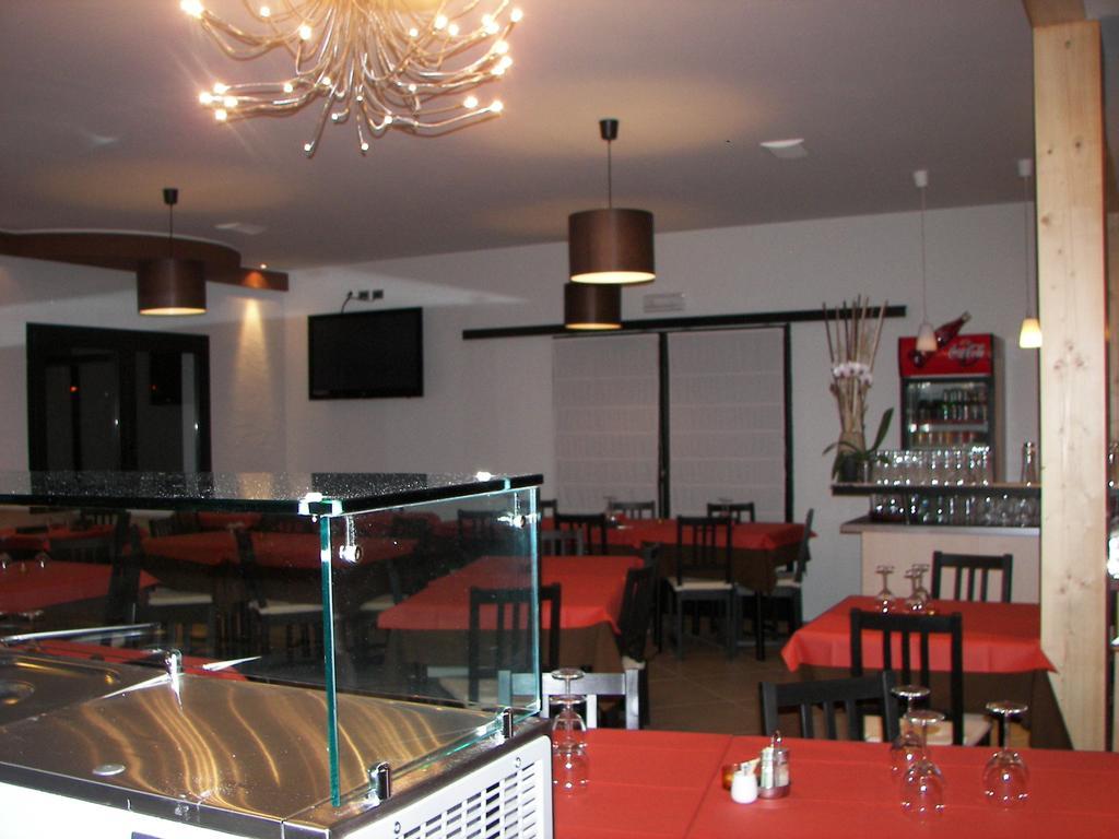Albergo Sangrila Lanzo Torinese Εξωτερικό φωτογραφία
