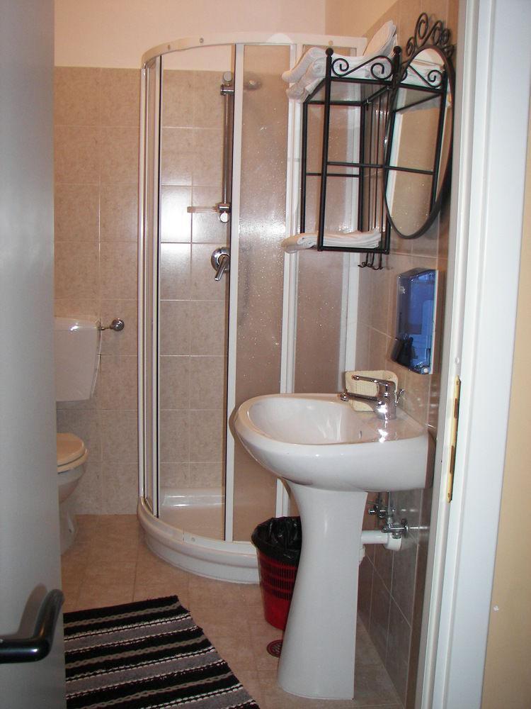 Albergo Sangrila Lanzo Torinese Εξωτερικό φωτογραφία