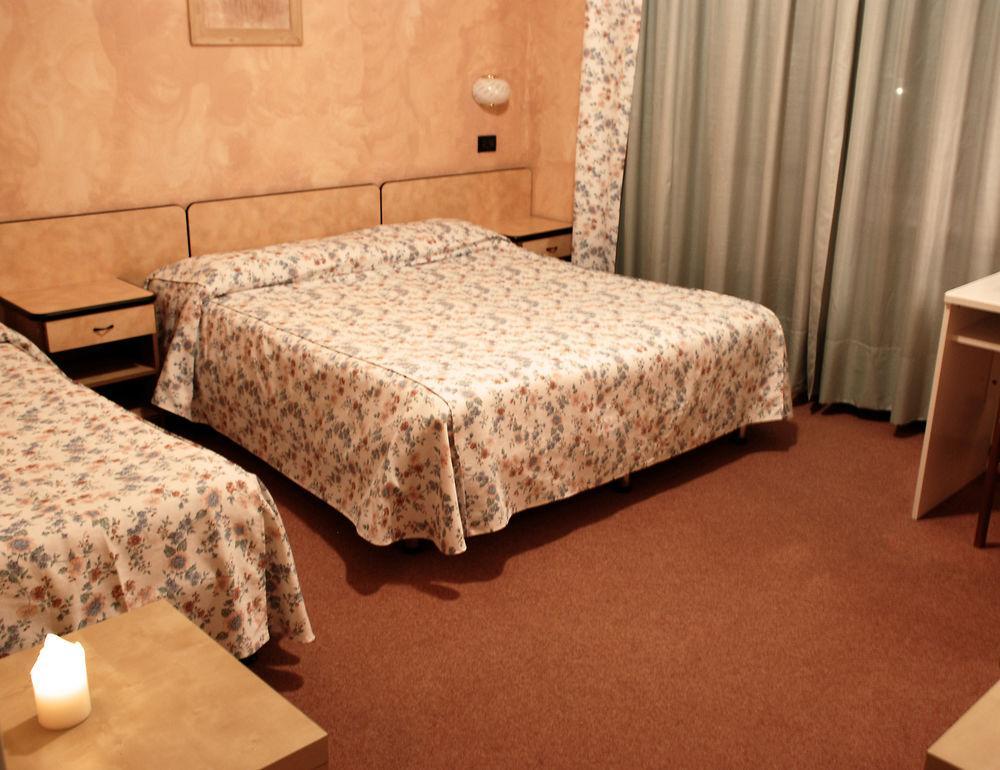 Albergo Sangrila Lanzo Torinese Εξωτερικό φωτογραφία