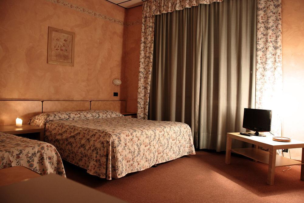 Albergo Sangrila Lanzo Torinese Εξωτερικό φωτογραφία