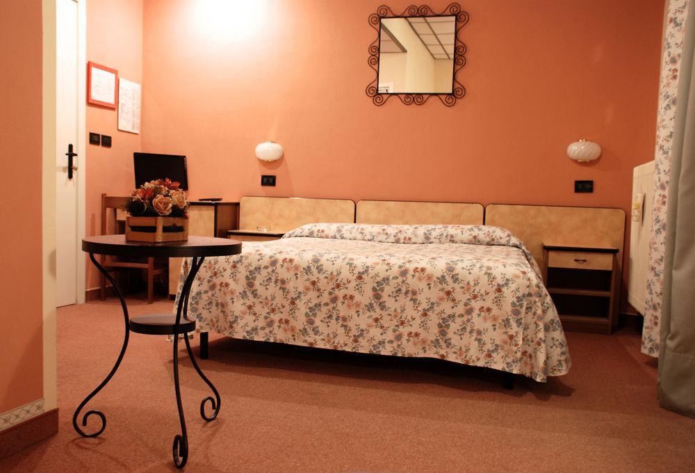 Albergo Sangrila Lanzo Torinese Εξωτερικό φωτογραφία