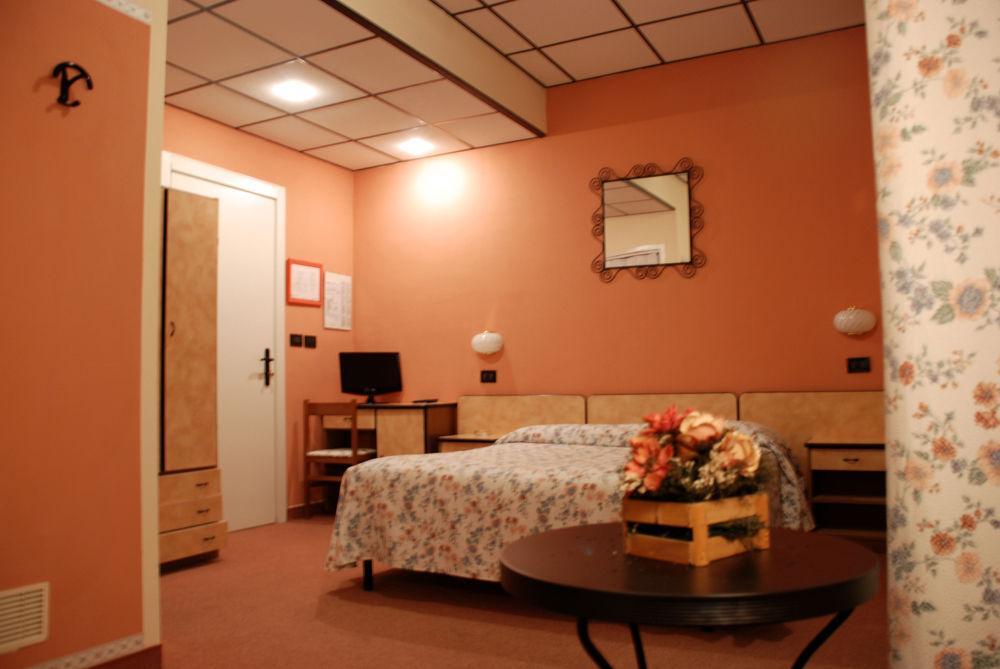 Albergo Sangrila Lanzo Torinese Εξωτερικό φωτογραφία
