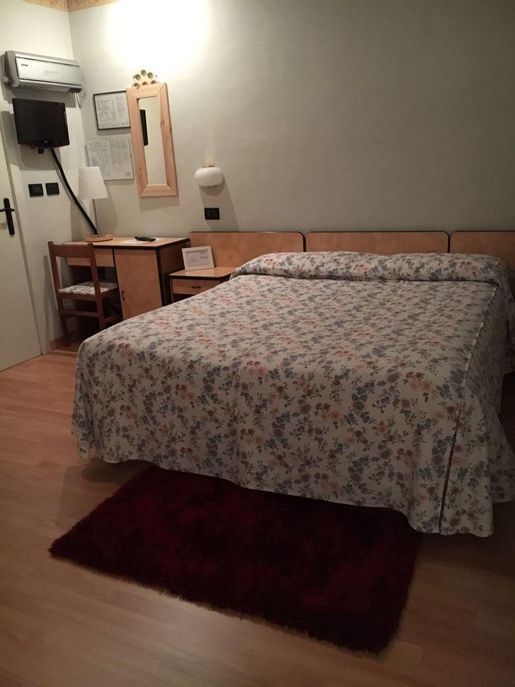 Albergo Sangrila Lanzo Torinese Εξωτερικό φωτογραφία