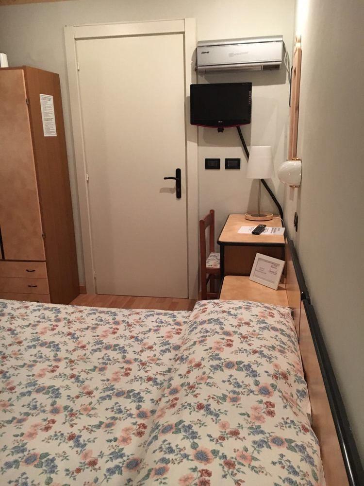 Albergo Sangrila Lanzo Torinese Εξωτερικό φωτογραφία