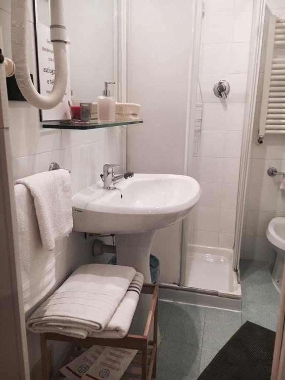 Albergo Sangrila Lanzo Torinese Δωμάτιο φωτογραφία
