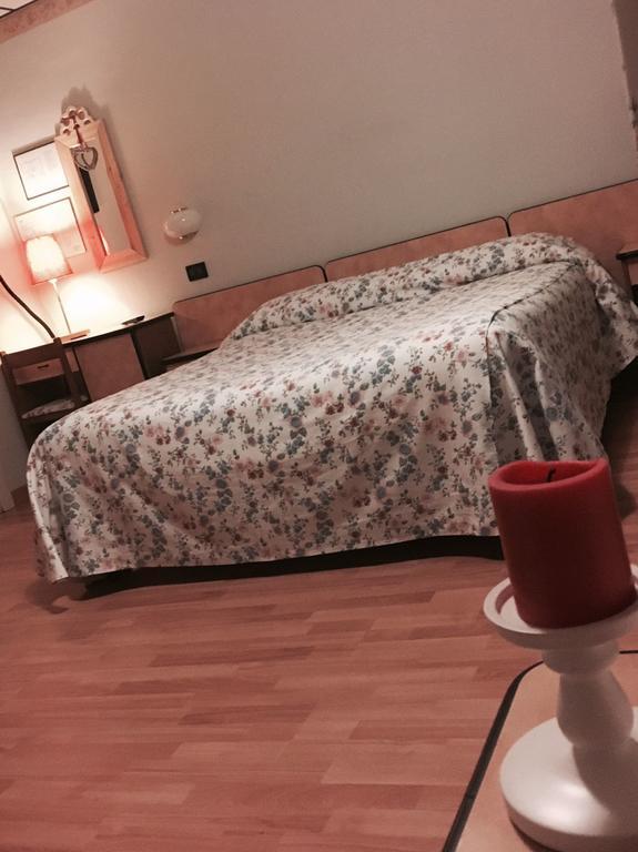 Albergo Sangrila Lanzo Torinese Εξωτερικό φωτογραφία